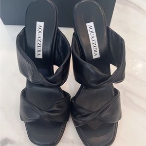 Brand new Aquazzura twist leather mules